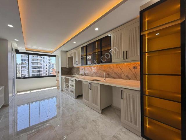 Mavi Blv Groseri Civ Park Manzaralı 3+1 K.mutfak Ultra Lüx Geniş