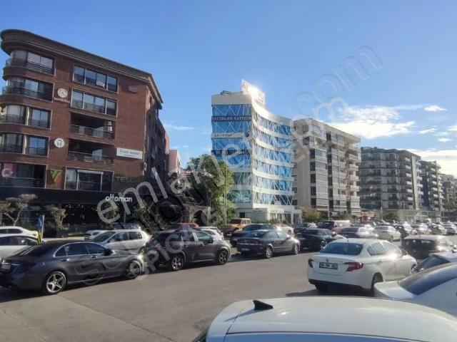 Mavişehir Ahmet Kemal Baysak Bulvarında 450 M² İşyeri