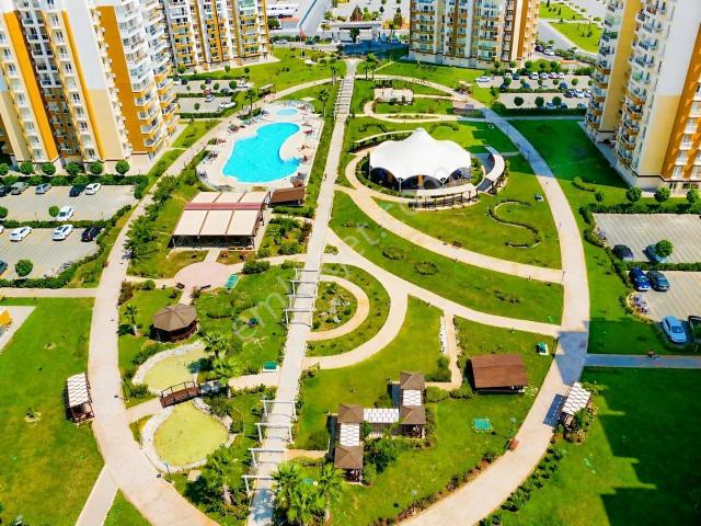 Mavişehir Emlak Konutlarında Havuz Cepheli Satılık 4+1 Dubleks