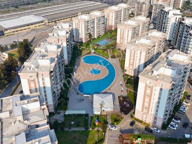 Mavişehir Karya Evleri Havuz Manzaralı Satılık 3+1 Bahçe Katı