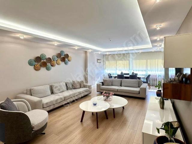 Mavişehir Pamukkale Blokları Satılık 4+1 Köşe Kilerli