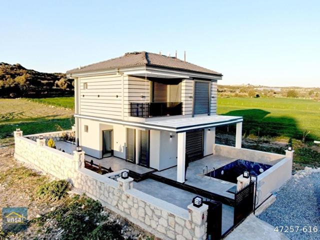 Mavişehirde Doğayla İç İçe Lüks Müstakil Villa!