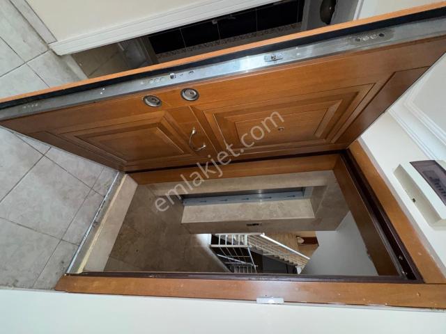 Mavi Göl Cad Üzeri 3+1 Satılık Asansörlü Otoparklı Ferah Daire