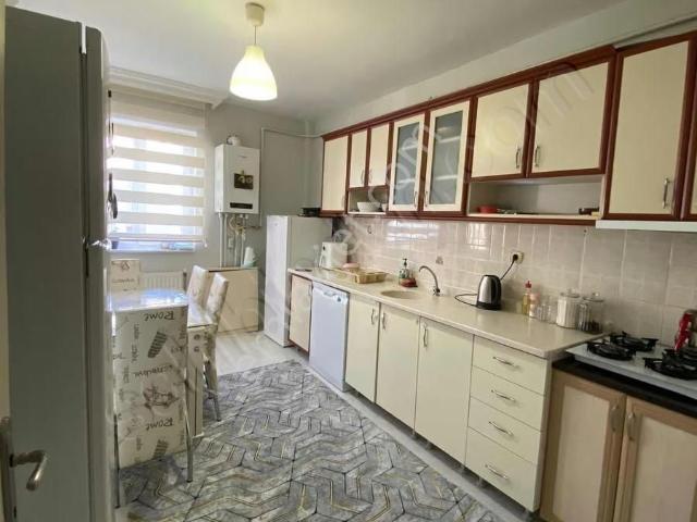 Mavi Yıldız Caddesi Üzeri Ara Kat 135m² Masrafsız Fırsat Dairesi