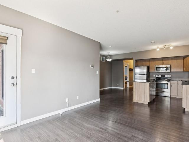 Maxx Urban Living 2 Bedroom Apartment for Rent at 10518 113 St Nw, Edmonton, AB T5H 0C6 Queen Mary Park