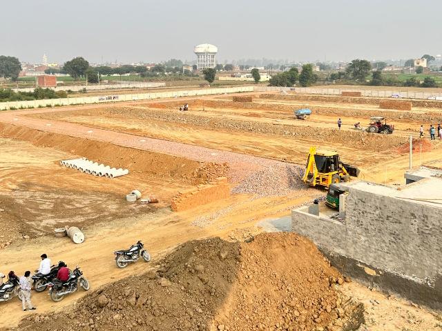 Max Balaji Defence City 3 50 Sq. Yd. Plot in Ram Vatika Colony Greater Noida Listing ID: #10350
