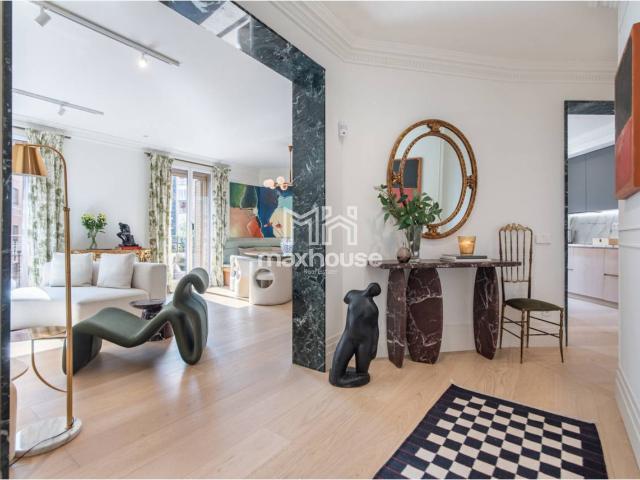 Maxhouse tiene el placer de poner a la venta un fantástico piso en Almagro