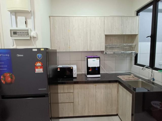 Maxim Majestic ResidenceMRT connaught, Queen Bedroom Fully Furnished