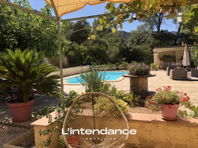 MAYA SUR MAGNIFIQUE TERRAIN DE 5136 M2 TRES BELLE VILLA