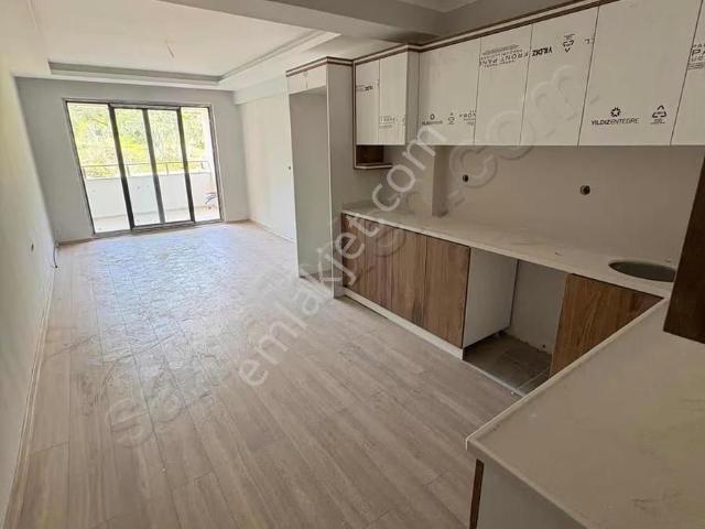 Mayadan Gyo Tatlısuda Deniz Manzaralı Satılık 1+1