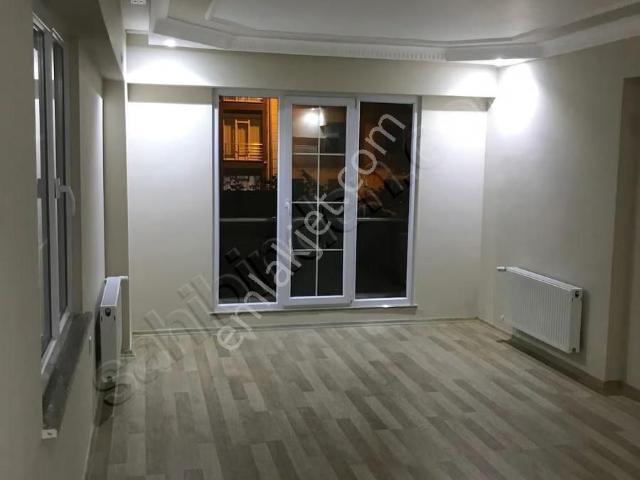 Mayadan Karacaibrahim'de Ebeveyn Banyolu 3+1 140m2 Daire