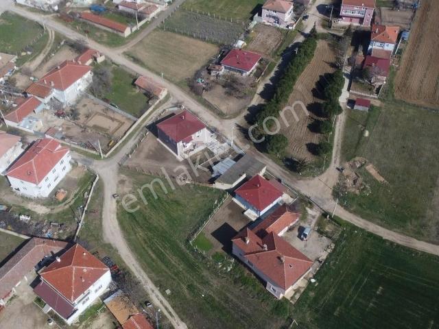 Mayadan Kavaklı Beldesinde 754m2 Satılık Ev Ve Arsası