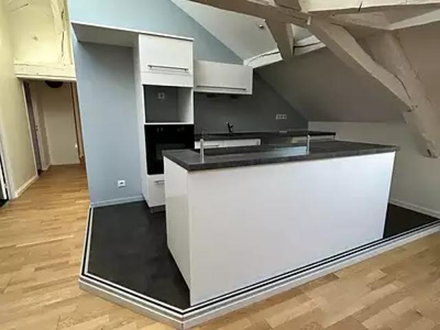 Mayenne 53100 Location appartement 3 pièces t3 au dernier étage