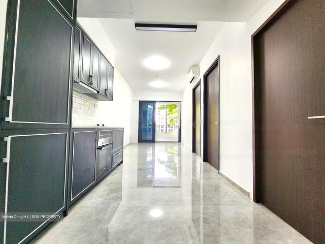 Mayfair Gardens D21, Condominium