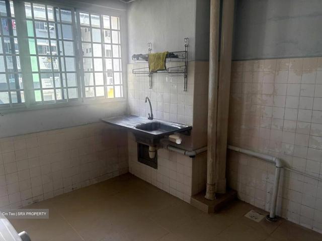 Mayflower Shopping & Food Centre Ang Mo Kio, HDB 3 Rooms