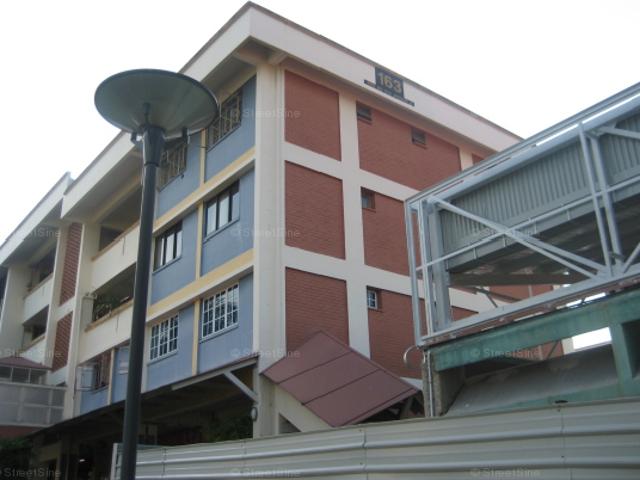 Mayflower Shopping & Food Centre Ang Mo Kio, HDB 3 Rooms