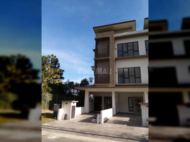 [MAY/JUN] N’Dira Endlot Semi Furnished Townhouse Upper Unit, Central Park 16 Sierra, Puchong