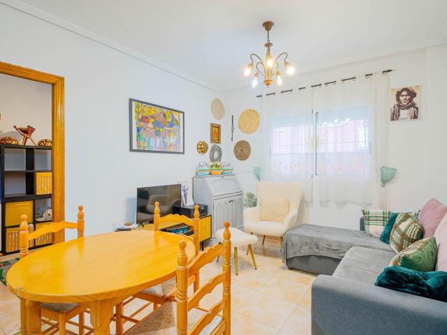 Maymar les presenta este apartamento en venta en rentabilida. 63m² Torrevieja