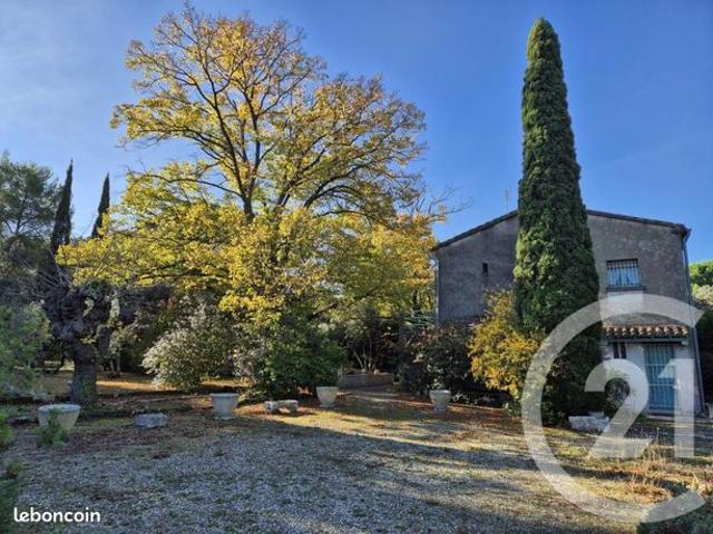 Mazet 7 pièces 149 m²