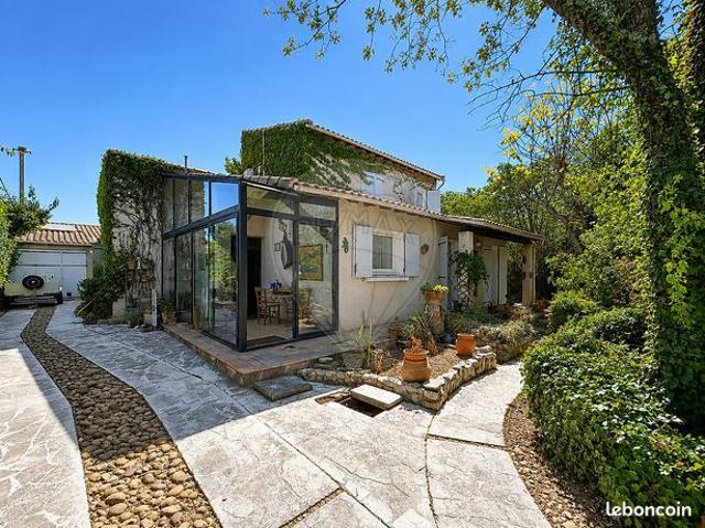 Mazet 8 pièces 161 m²
