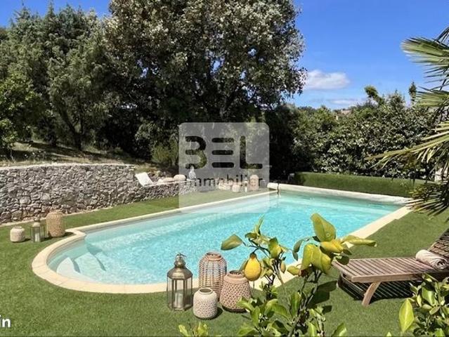 Mazet 8 pièces 180 m²