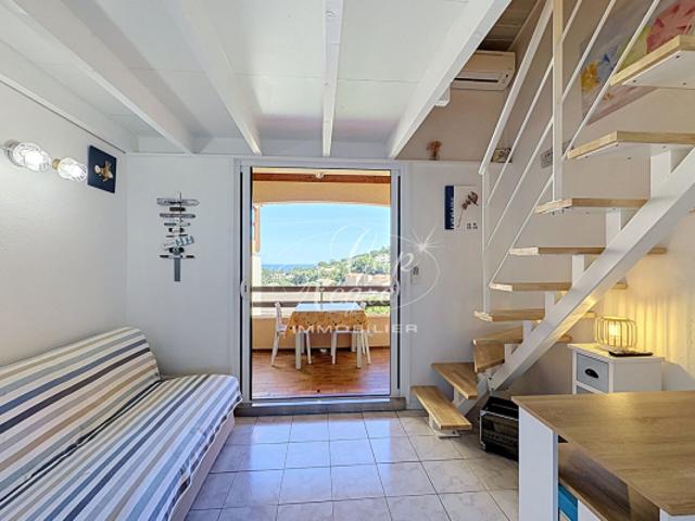 MAZET T3 VUE MER RÉNOVÉ DANS RÉSIDENCE CALME AVEC PISCINE À VENDRE À CAVALAIRE SUR MER GOLFE DE SAINT TROPEZ