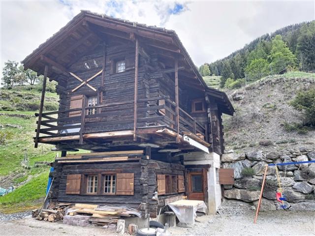 Mazot von Charakter in Ayer – Authentischer alpiner Zufluchtsort im Herzen der Natur