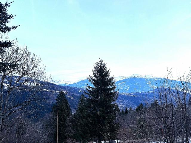 Mazot de montagne en pierre à rénover vue panoramique sur les alpes | dreamo. Ch