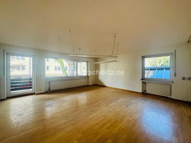 M'GLADBACH RHEYDT LEERSTEHENDE 3 ZIMMER ETAGENWOHNUNG INKL. BALKON & GARAGE!