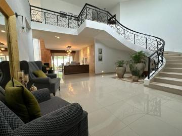 MD HERMOSA CASA EN VENTA, EN FRACC. LA HERRADURA CON AMPLIOS ESPACIOS