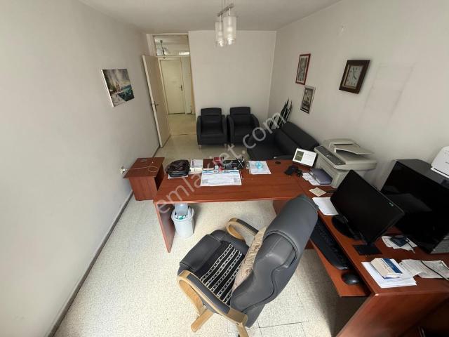 Meşrutiyet Caddesi'nde Full Eşyalı Satılık 2+1 Ofis