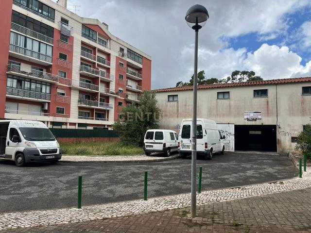 RESERVADO Mem Martins, garagem box 17m2