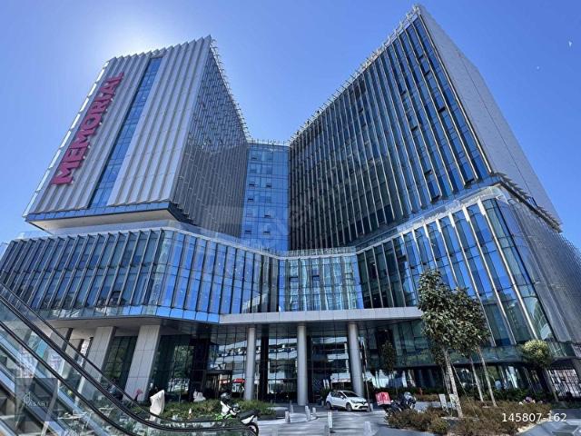 MEMORİAL GÖZTEPE'DE A+ PLAZA MUAYENEHANE &ESTETİK KLİNİĞE UYGUN