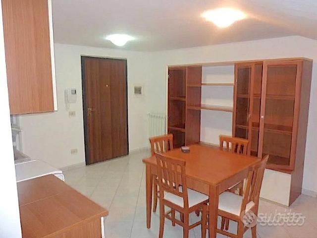 MENTANA BILOCALE ARREDATO Con BALCONE