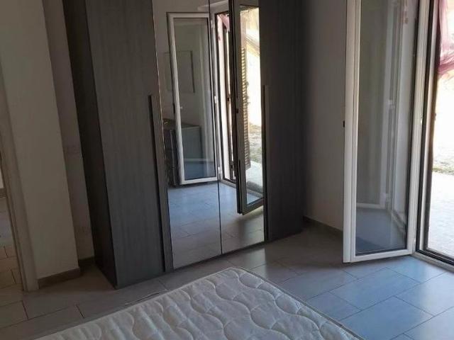 MENTANA BILOCALE ARREDATO Con BALCONE/P.AUTO