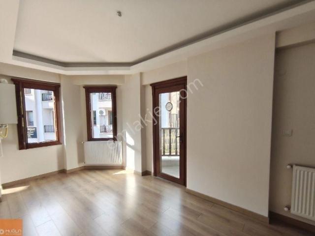 Menteşe Emirbeyazıt'ta Atapark Yanı Kiralık Prestijli 1+1 Ofis
