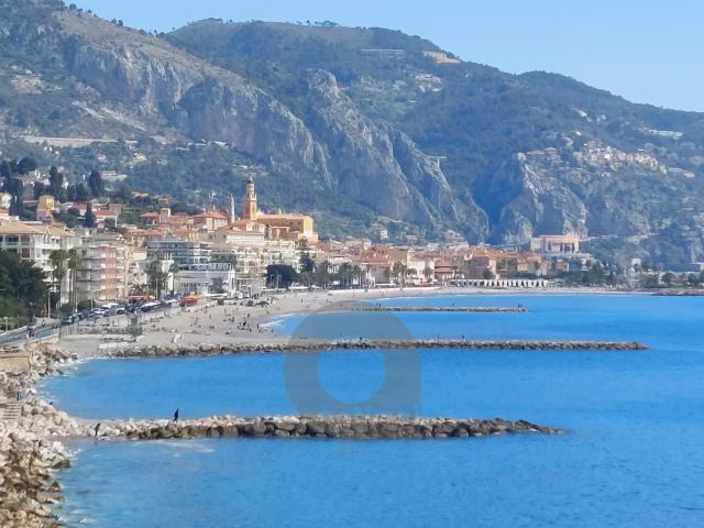 Menton 3 pièces front de mer 64m² Menton