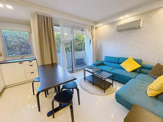 MENTON 3P RENOVE PROCHE COMMERCE