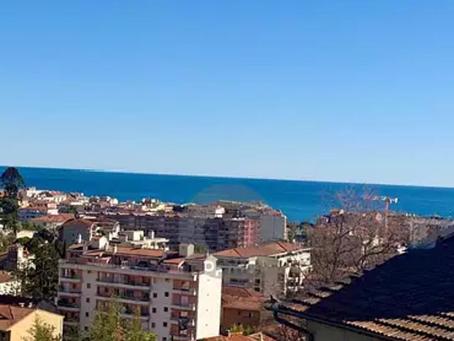 Menton 06500 Achat / Vente appartement 2 pièces t2