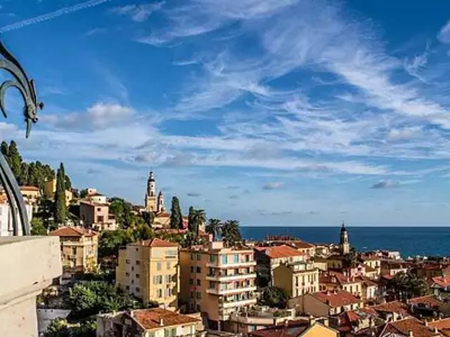 Menton 06500 Achat / Vente appartement 2 pièces t2 au dernier étage