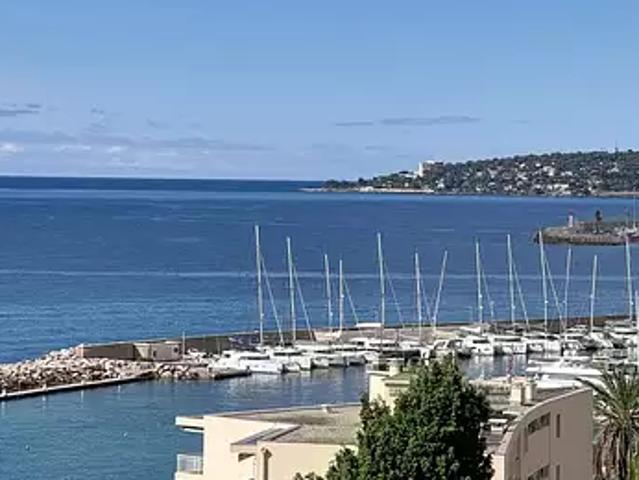Menton 06500 Achat / Vente appartement 2 pièces t2 au dernier étage terrasse