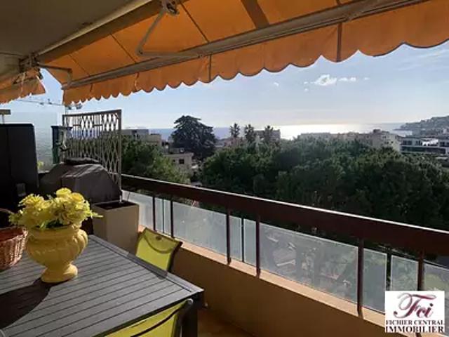 Menton 06500 Achat / Vente appartement 5 pièces t5 au dernier étage terrasse