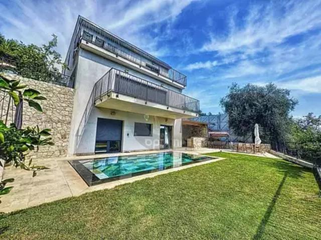 Menton 06500 Achat / Vente maison 7 pièces t7 piscine