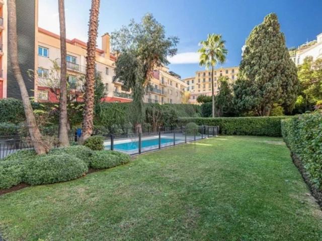 Menton central 3P terrasse parking piscine