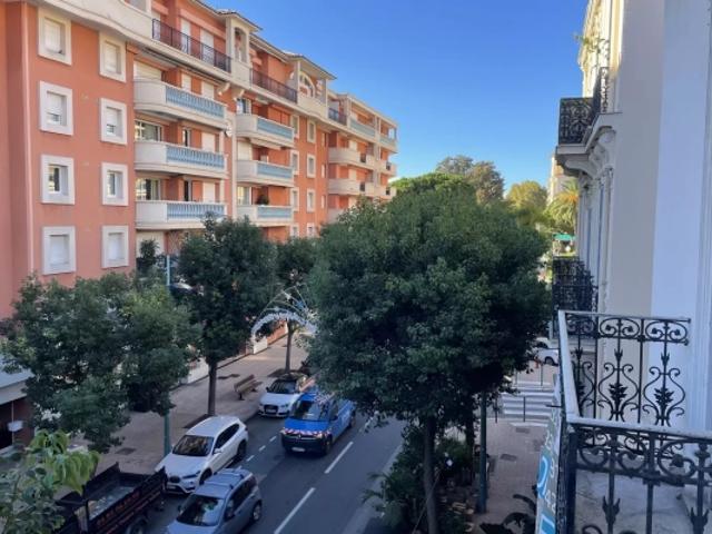 Menton Centre – Avenue Carnot – Maison Picco – Appartement de quatre pièces 85 m²