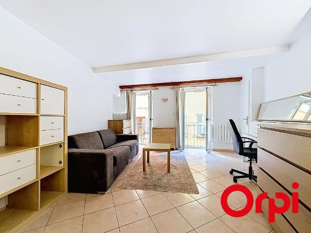 Menton, Centre historique: Studio de 33 m2 en bon état général, idéal investissement
