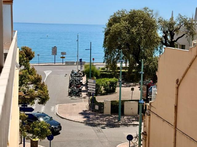 Menton Centre T2 Avec Balcon Vue Mer À 2 Pas Des Plages 34m² Menton