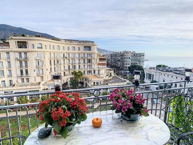 Menton centre vue mer secteur prisé 2 pièces
