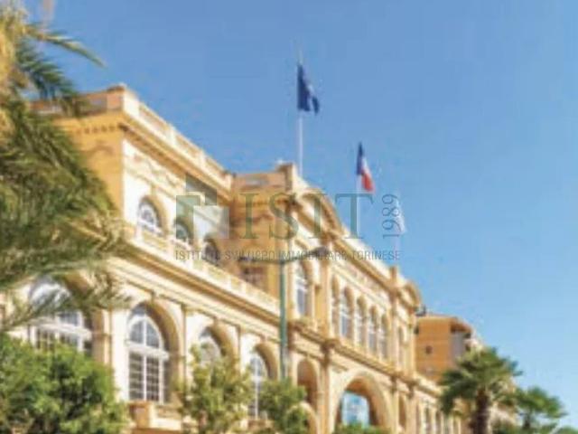 MENTON centre ville, 100 metre mer – 41m² avec terrasses de 10 m²