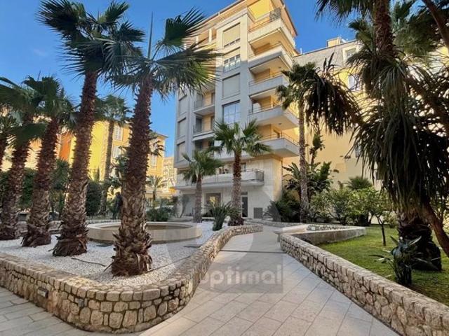 MENTON centre ville, 2 pièces avec Cave & Parking
